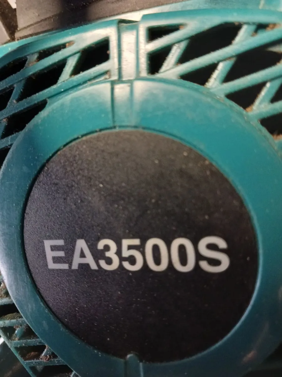 Makita petrol chain saw - Image 4