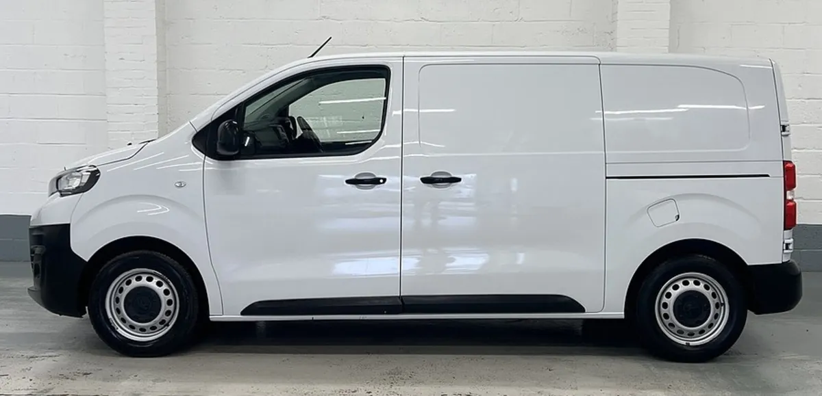 2022 Peugeot Expert Panel Van - Image 3