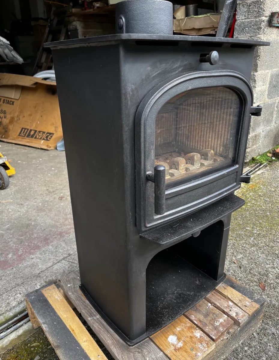 Cleanburn Lovenholm stove