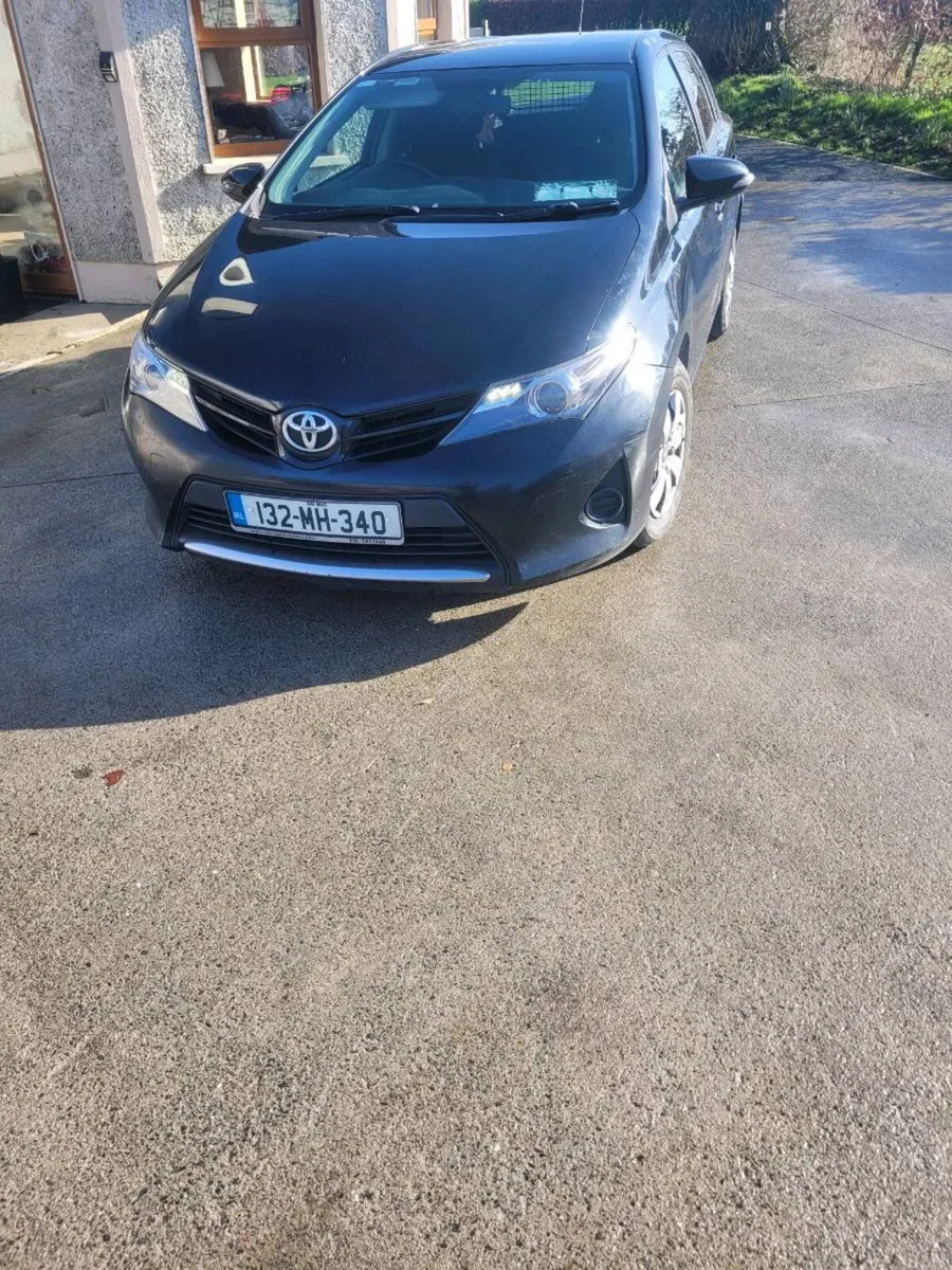 Toyota auris van - Image 1