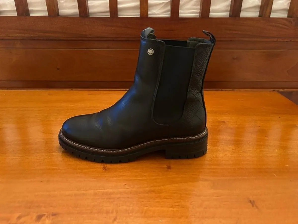 Barbour Chelsea Boots - Women's - Image 2