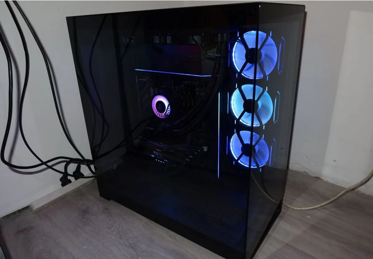 Gaming PC [High End] Ryzen 9 |RX 7800XT 16GB - Image 1