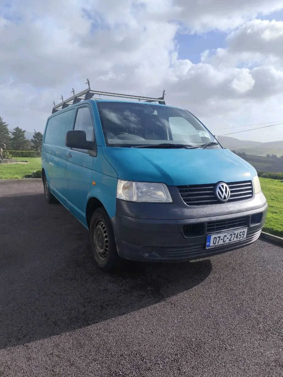 Volkswagen Transporter 2.5 - Image 1