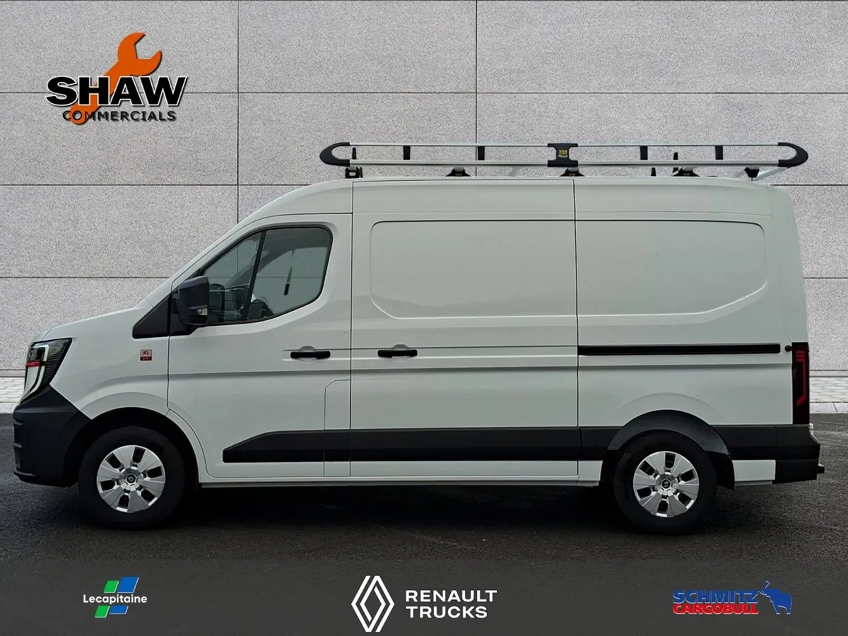 Renault Master L2H2 with ROOF RACK - Image 2