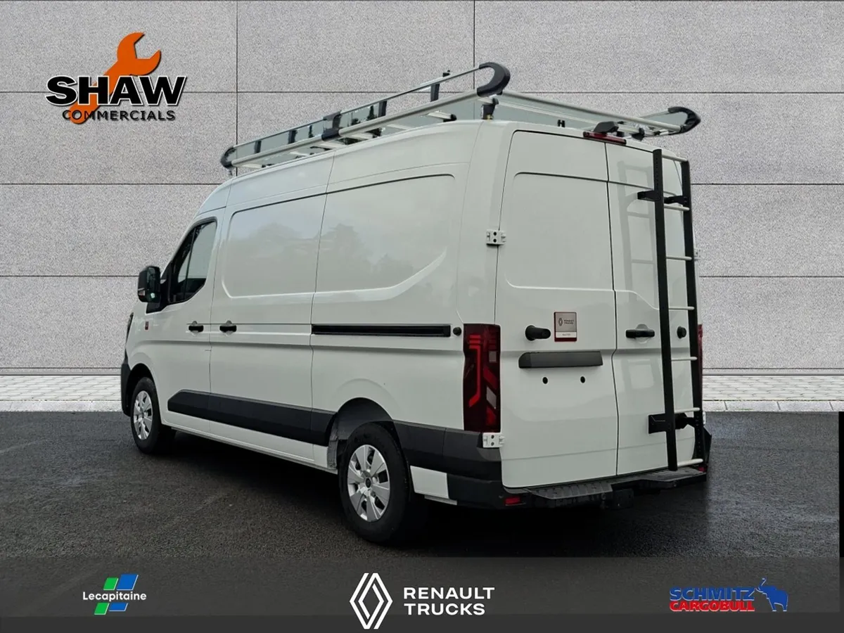 Renault Master L2H2 with ROOF RACK - Image 3