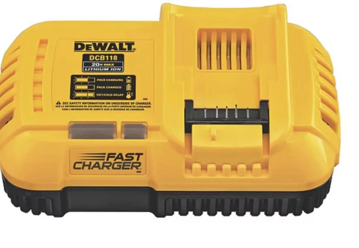 New dewalt fast charger - Image 1