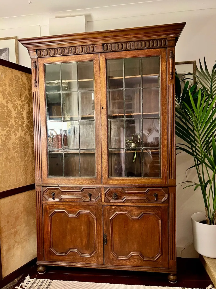 Antique oak cabinet - Image 1