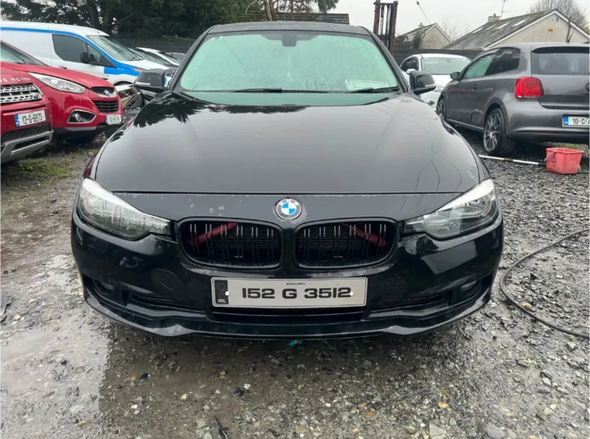 152 Bmw 318i Driving - Image 3