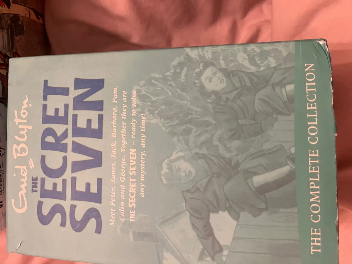 Enid Blyton secret seven collection - Image 3