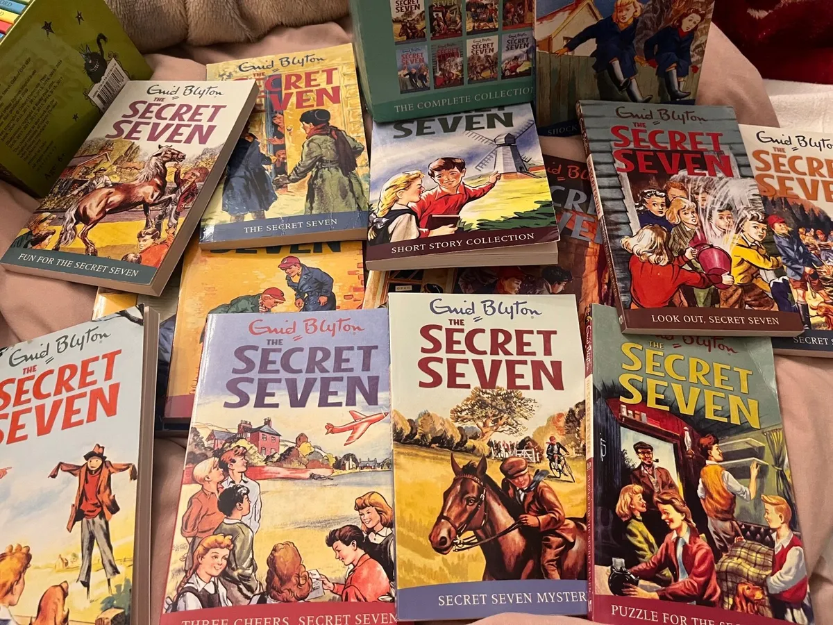 Enid Blyton secret seven collection - Image 1
