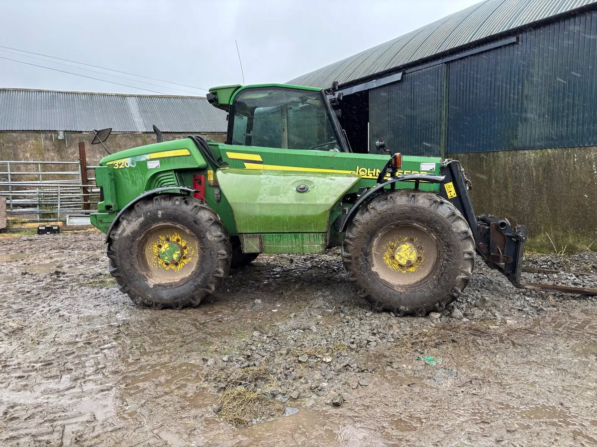 John Deere 3200 telehandler - Image 2