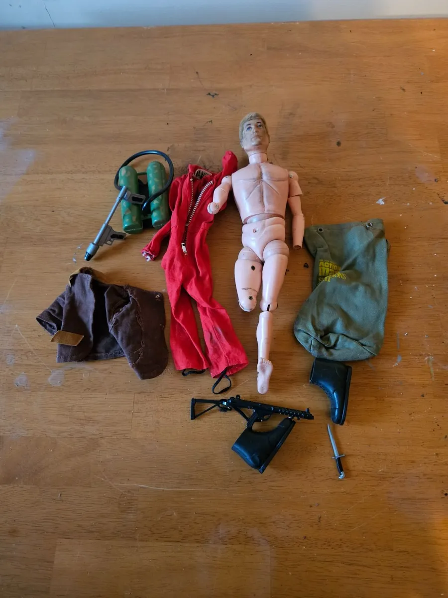 Vintage Action Man 1970's & Accessories - Image 1