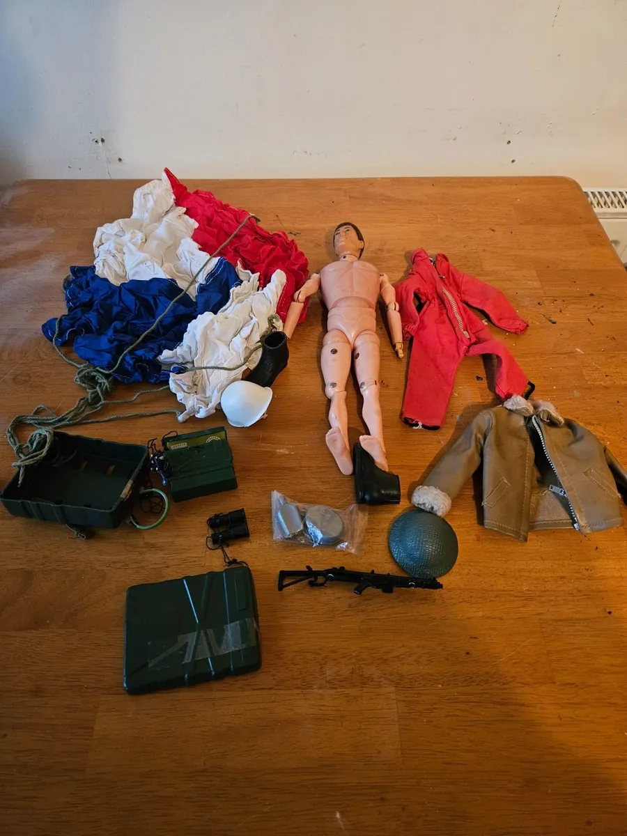 Vintage Action Man 1970's & Accessories - Image 1
