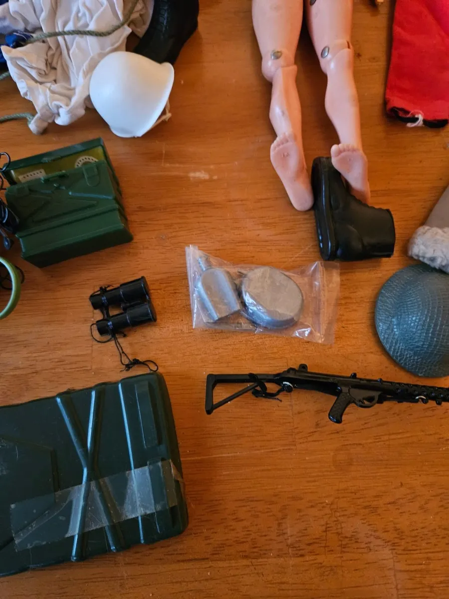 Vintage Action Man 1970's & Accessories - Image 4