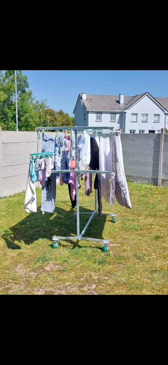 Mobile clothes lines - Image 2