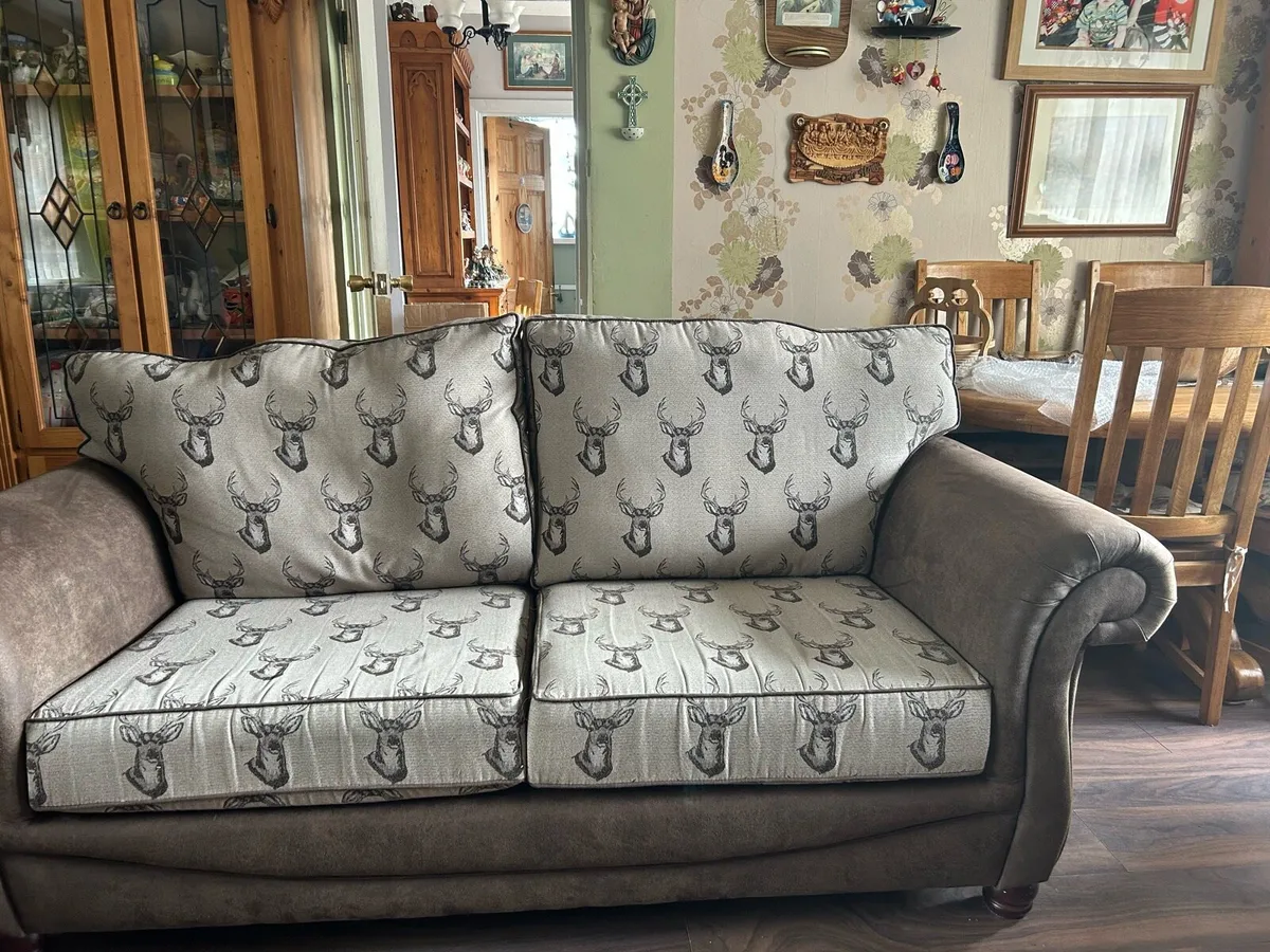 Suite of furniture - Image 2