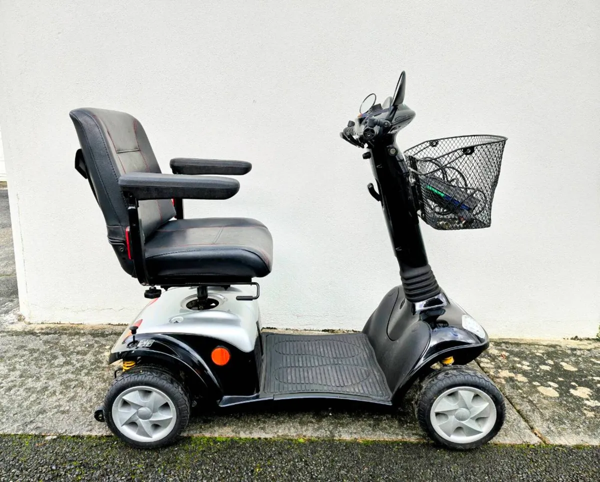 Kymco Super 8 Mobility Scooter needs batteries - Image 1