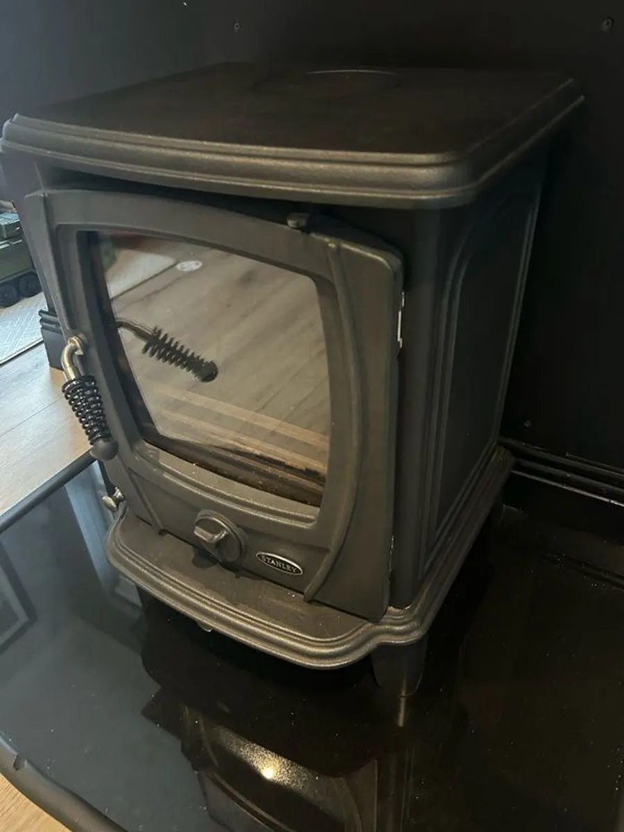 Stanley Stove Aoife + platform and metal plate - Image 2