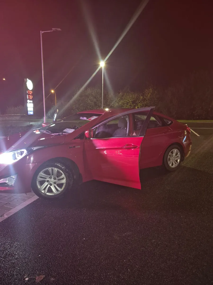 Hyundai40 *read  add*u may sell for parts or fix - Image 1