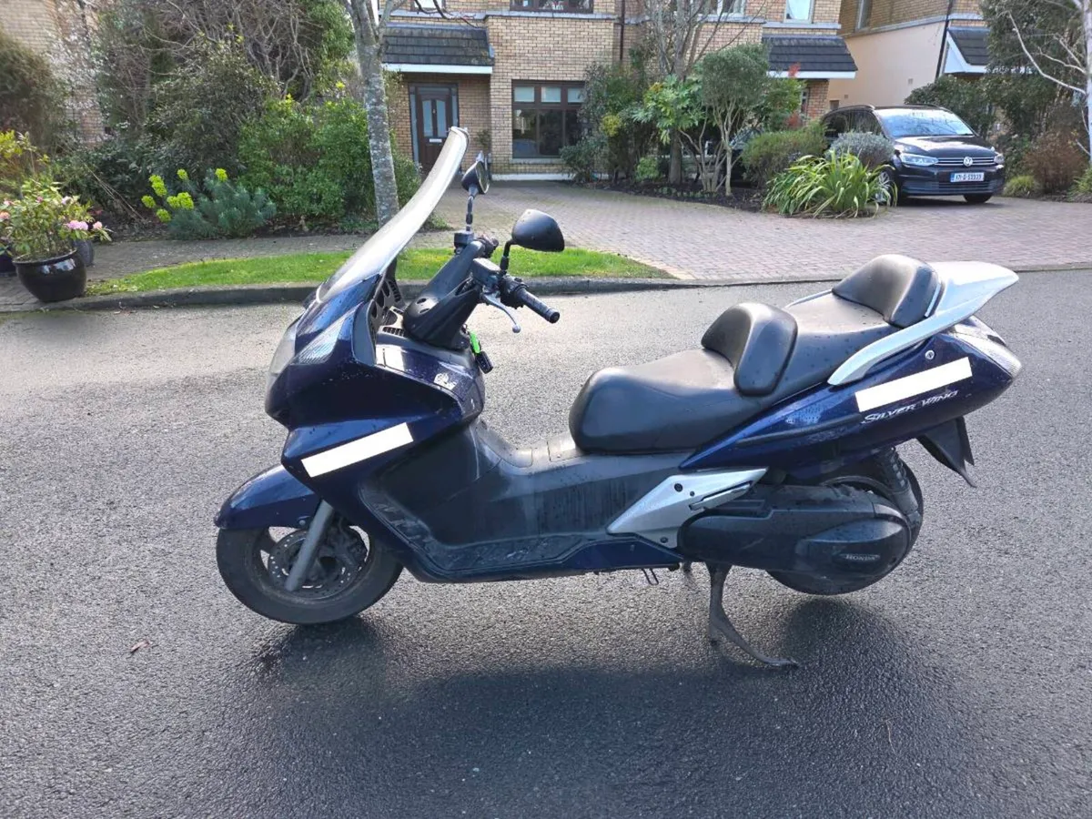 Honda Silverwing MaxiScooter - Image 1