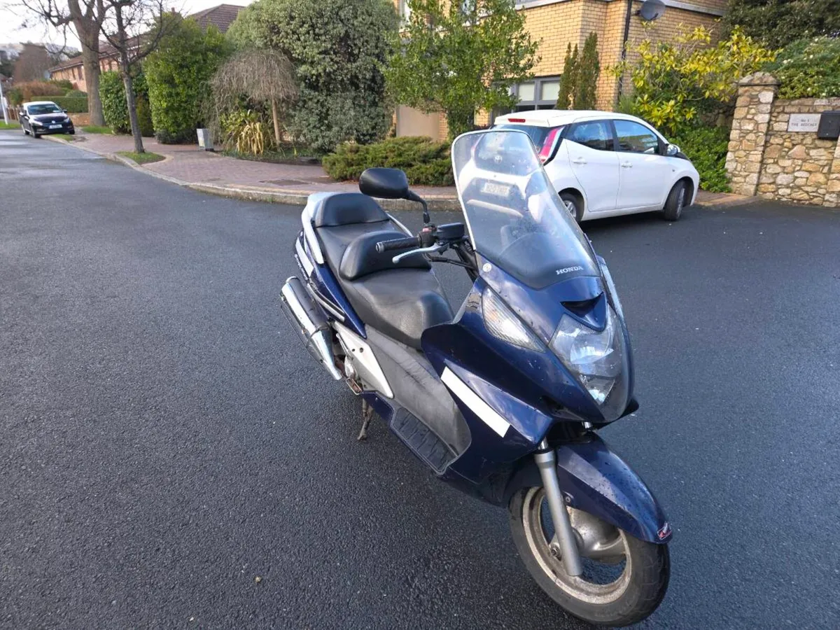 Honda Silverwing MaxiScooter - Image 3