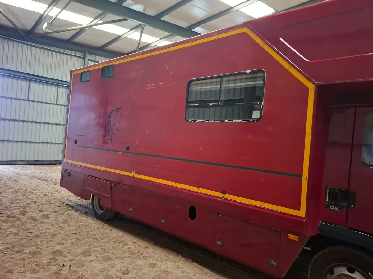 Horse Lorry - Image 1