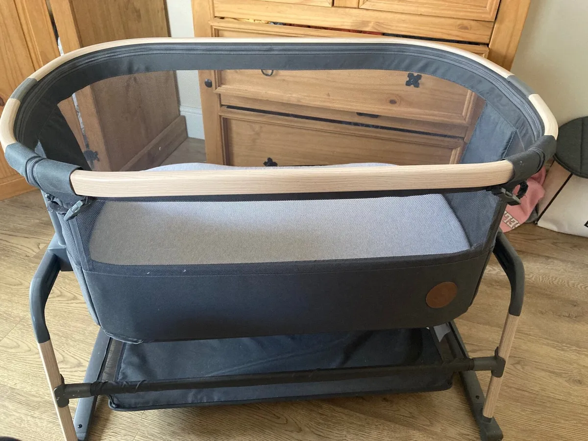 Maxi Cosi Next to Me Bassinet - Image 2