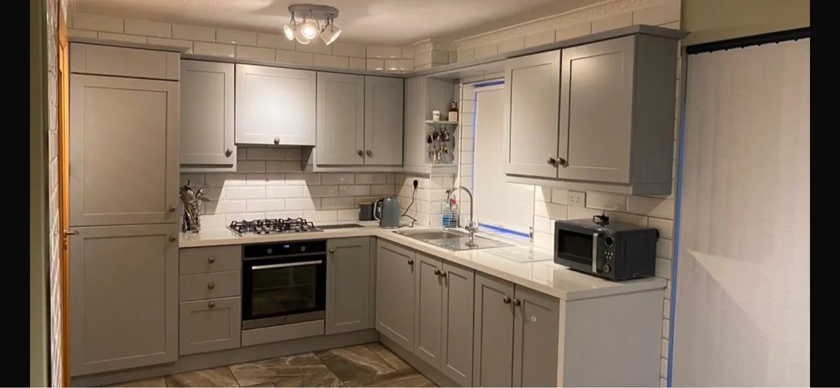 Kitchen Doors and Gas Hob and Sink - Image 2