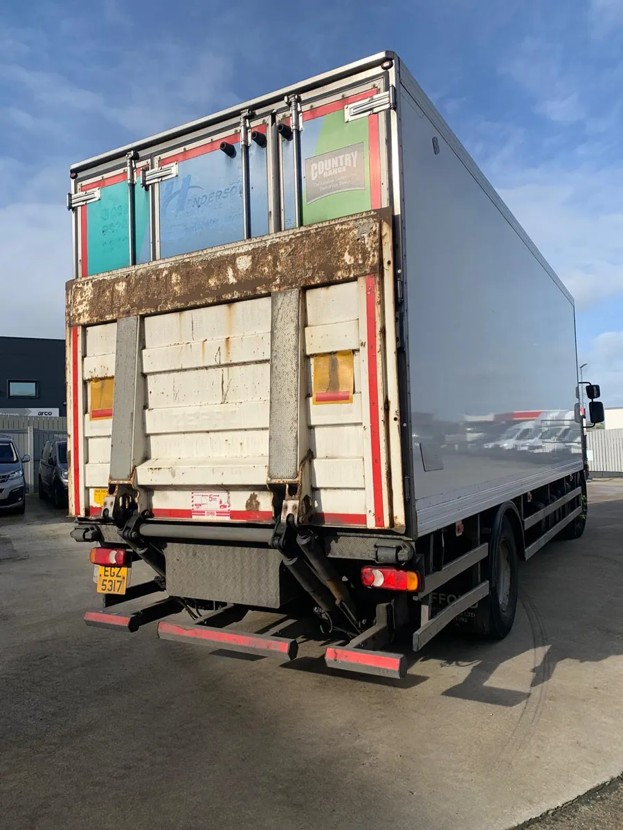 October 2017 Renault D18 18-250 - Image 4