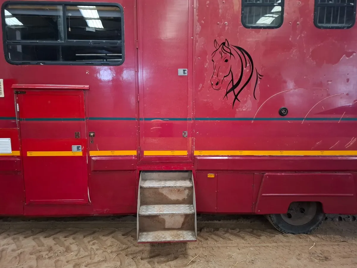 Horse Lorry - Image 2