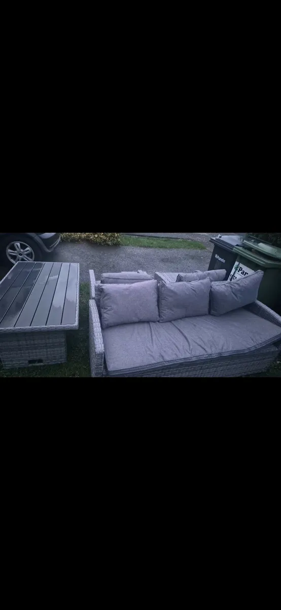Patio furniture - Image 2