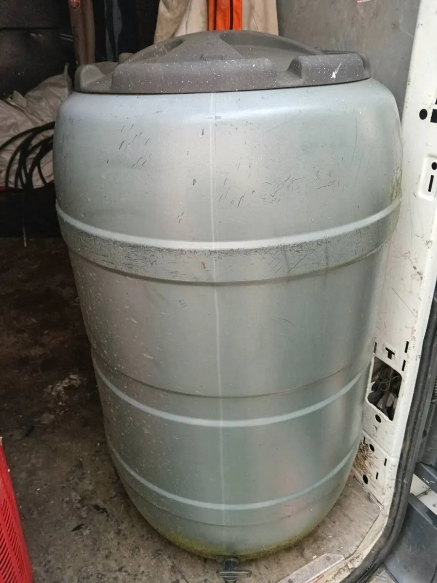 Water butt - Image 1