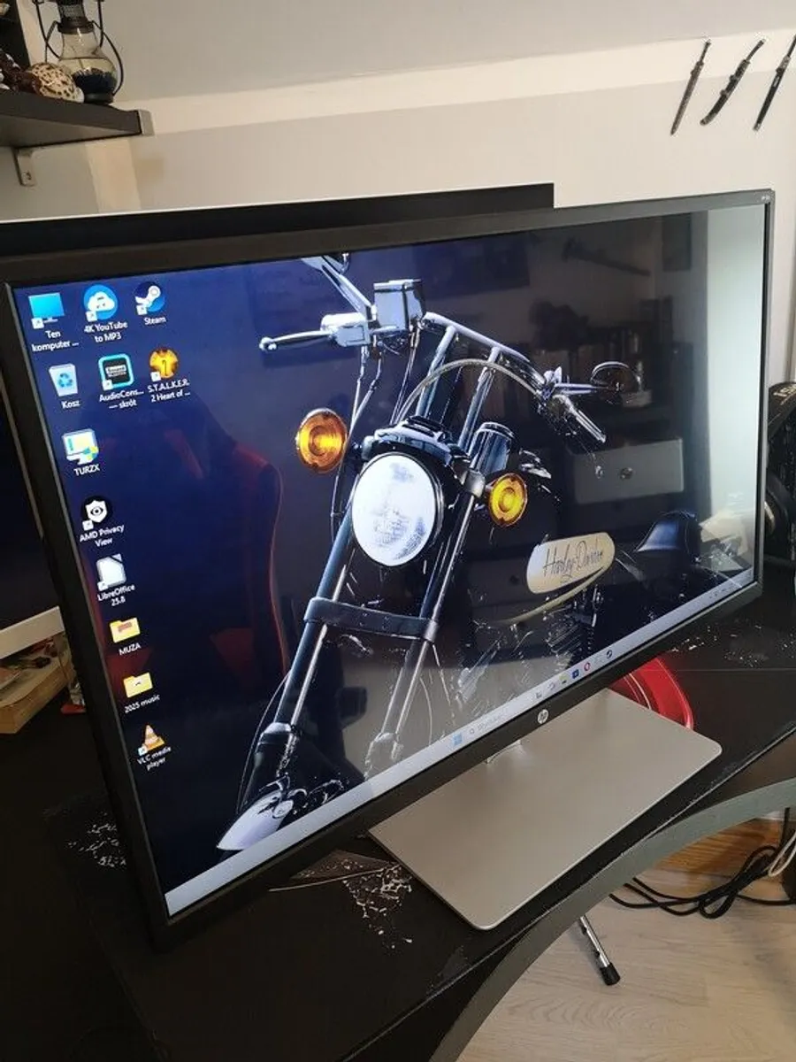 Computer screen - Image 2