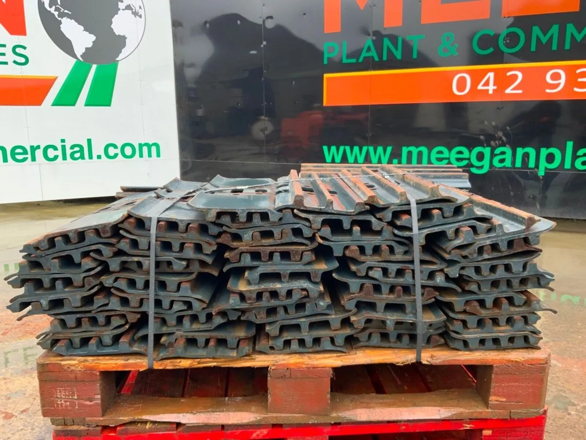 UNUSED 600mm TRACK SHOES / PADS........289pf. - Image 4