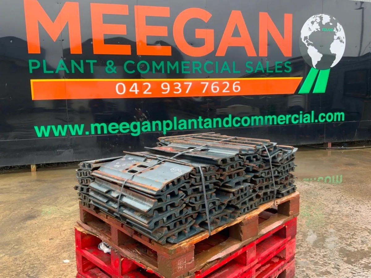 UNUSED 600mm TRACK SHOES / PADS........289pf. - Image 1