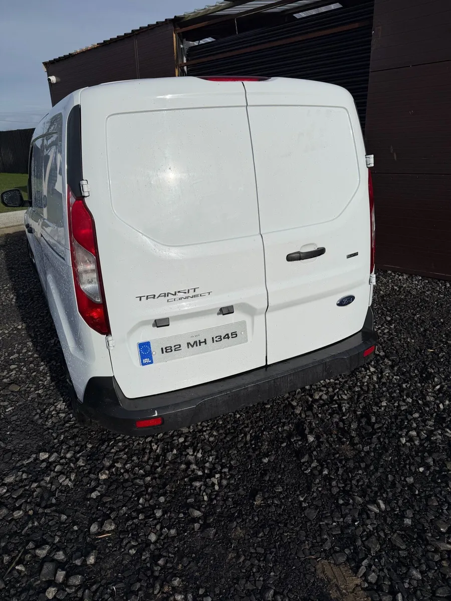 NO VAT Ford Transit Connect LWB 6 speed van - Image 3