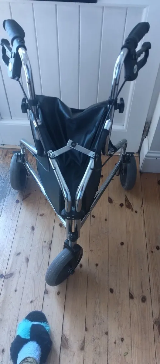 Tri Walker rollator mobility aid - Image 3