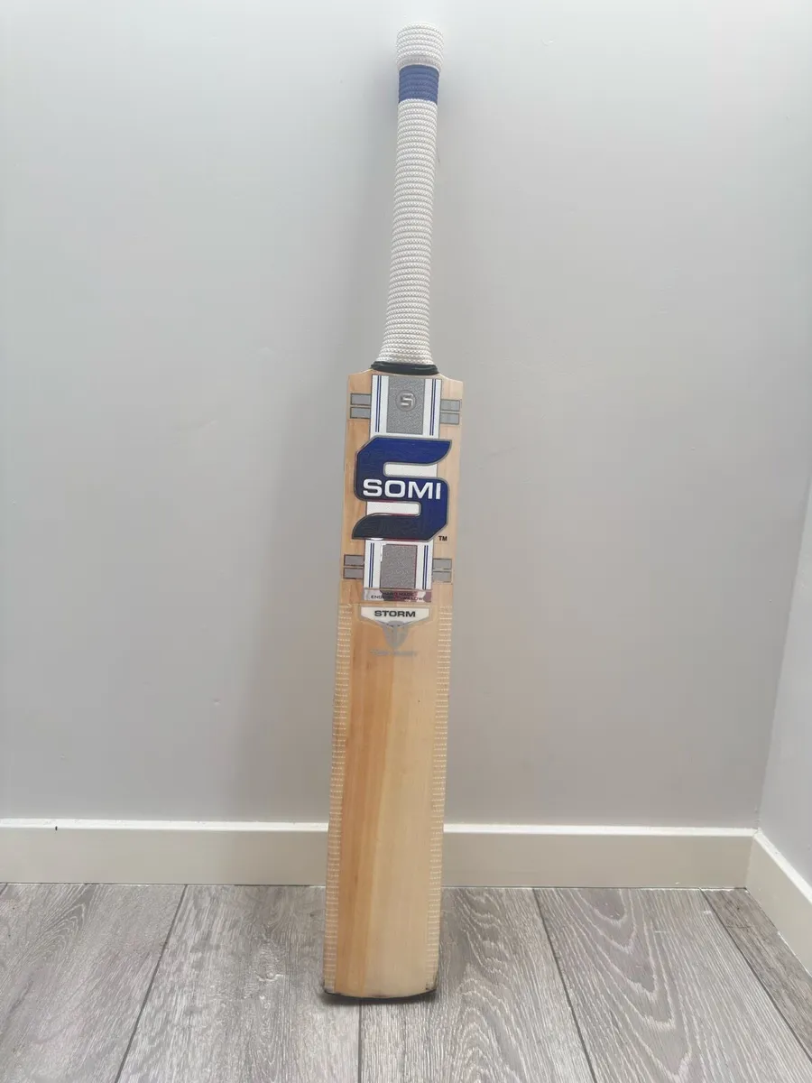 Somi storm English willow cricket bat - Image 1