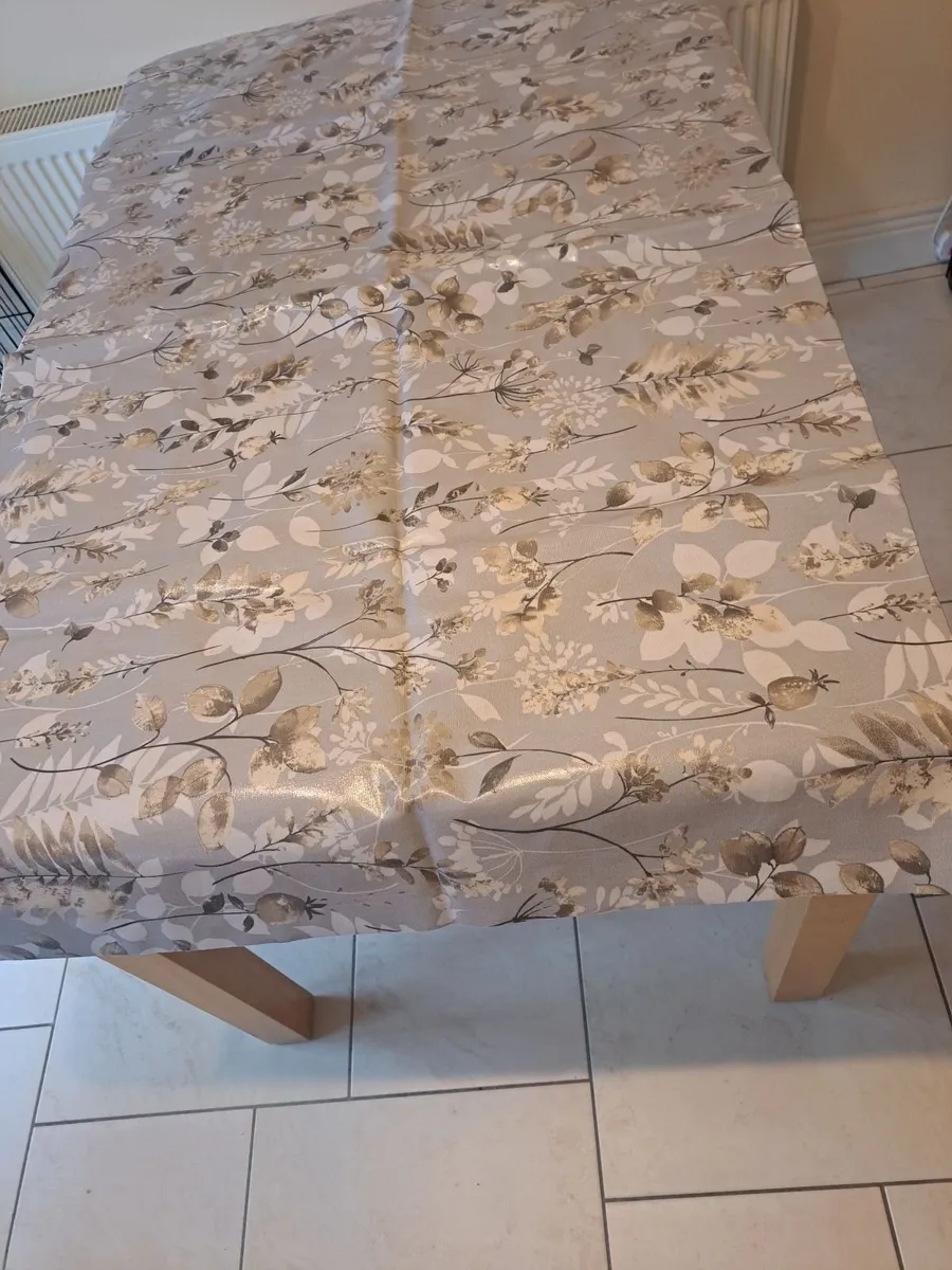 Dinning table - Image 4