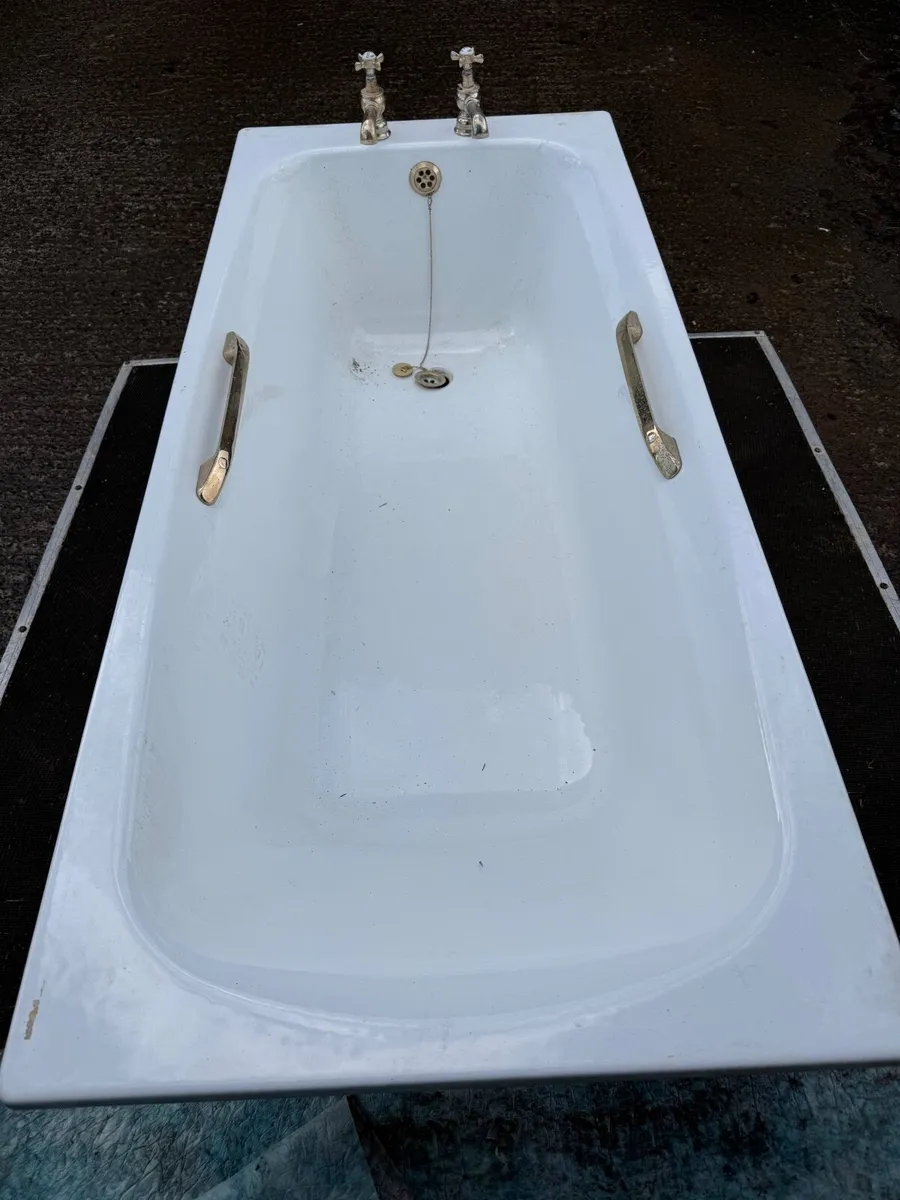 Cast Iron bath - Image 1