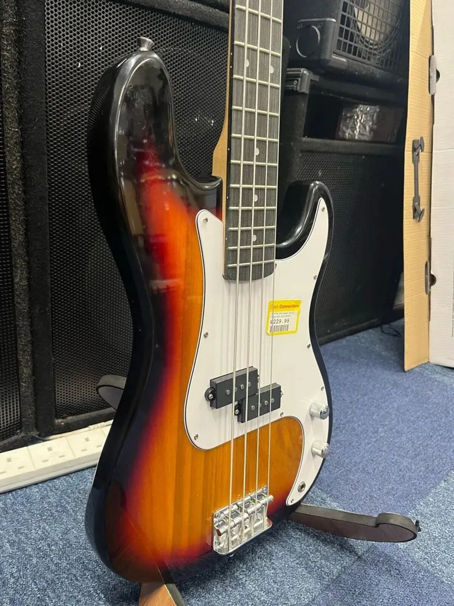 *NEW* Freshman P-Bass - Image 1