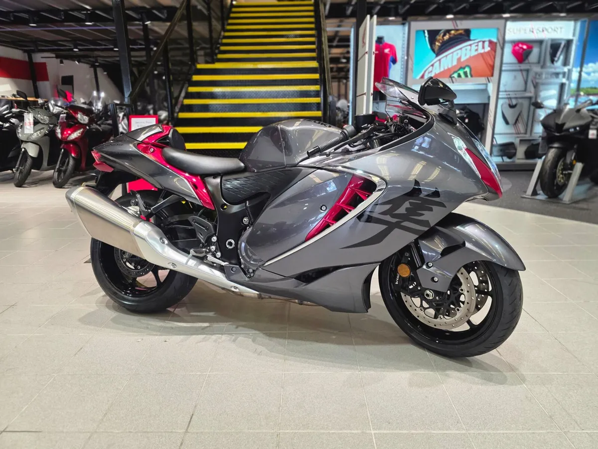 Suzuki GSX1300R Hayabusa - Image 1