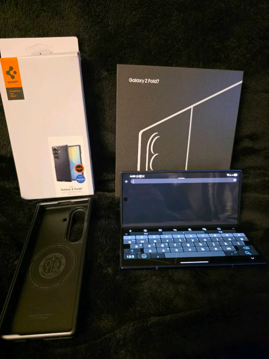 Samsung Galaxy Z Fold 7 512gb Blue + accessories - Image 3