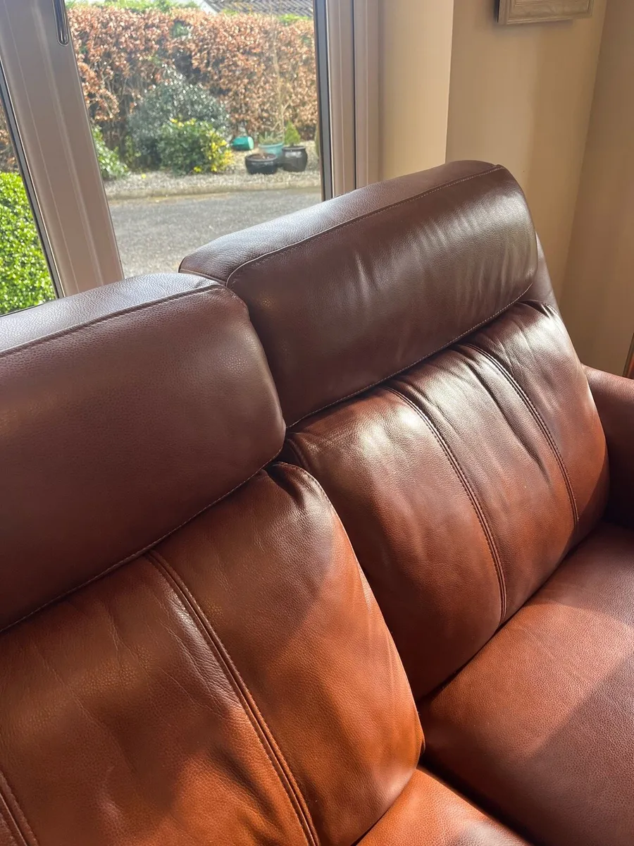 2seater power recliner leather couch - Image 1