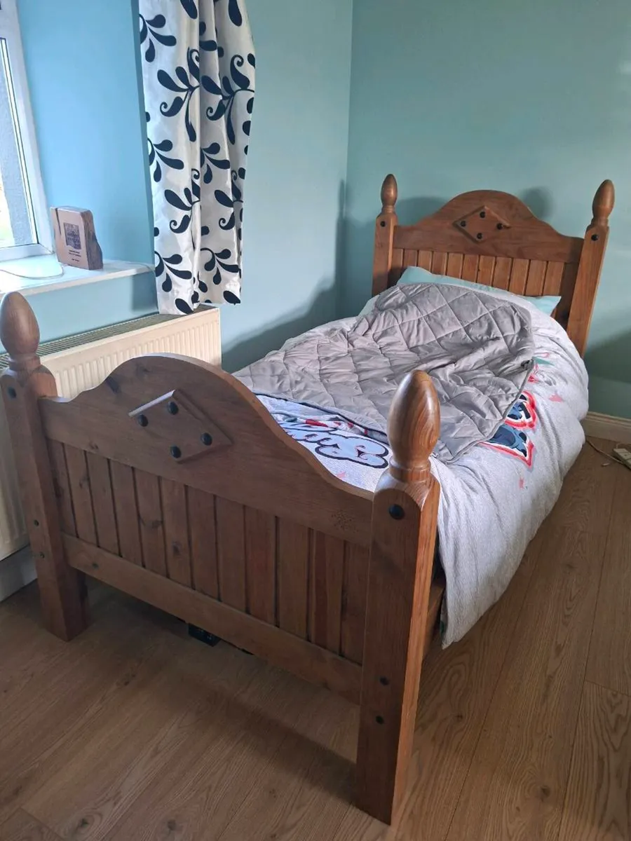 Single Bed and Matress