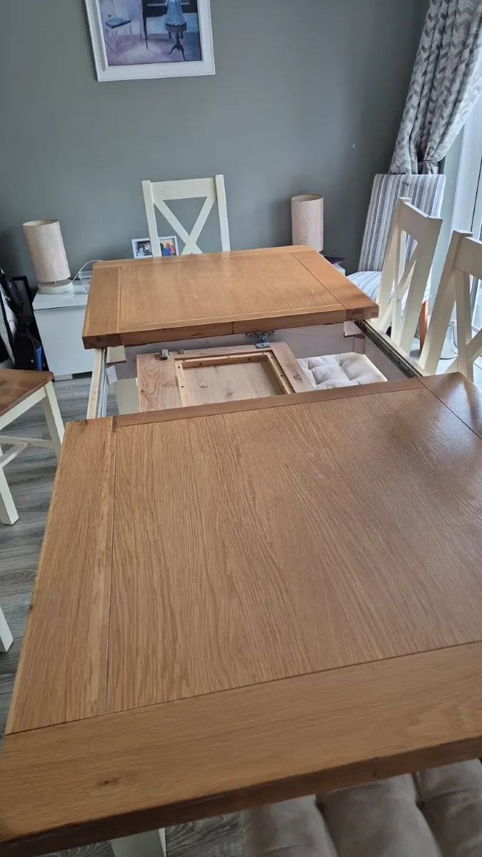 Dining room table and 6 chairs - Image 1