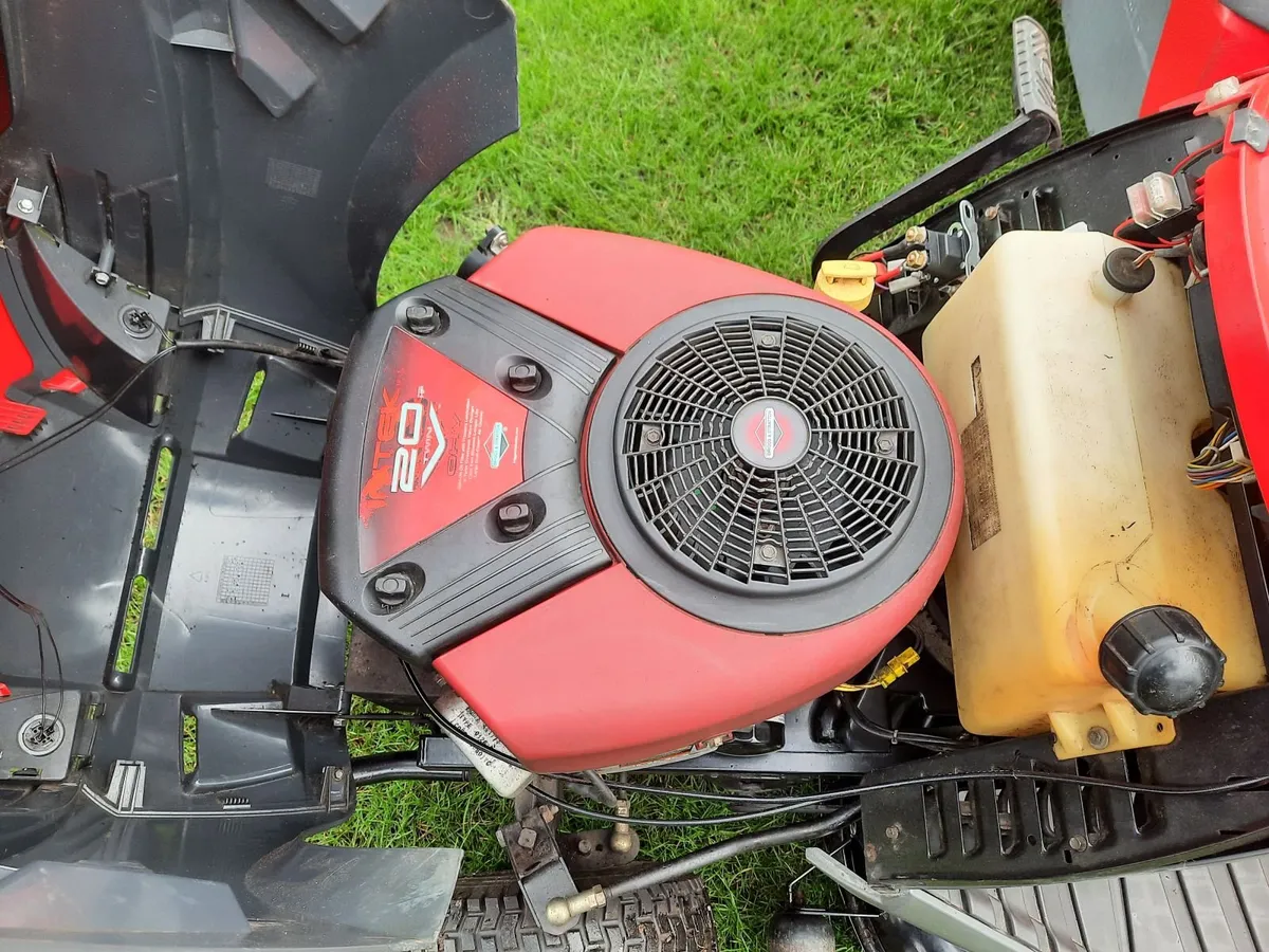 Castlegarden Ride On Lawnmower - Image 3