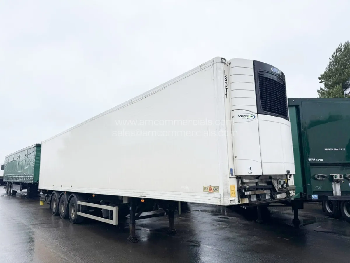 2014 GRAY & ADAMS 4000MM MONO-TEMP FRIDGE TRI AXLE - Image 1