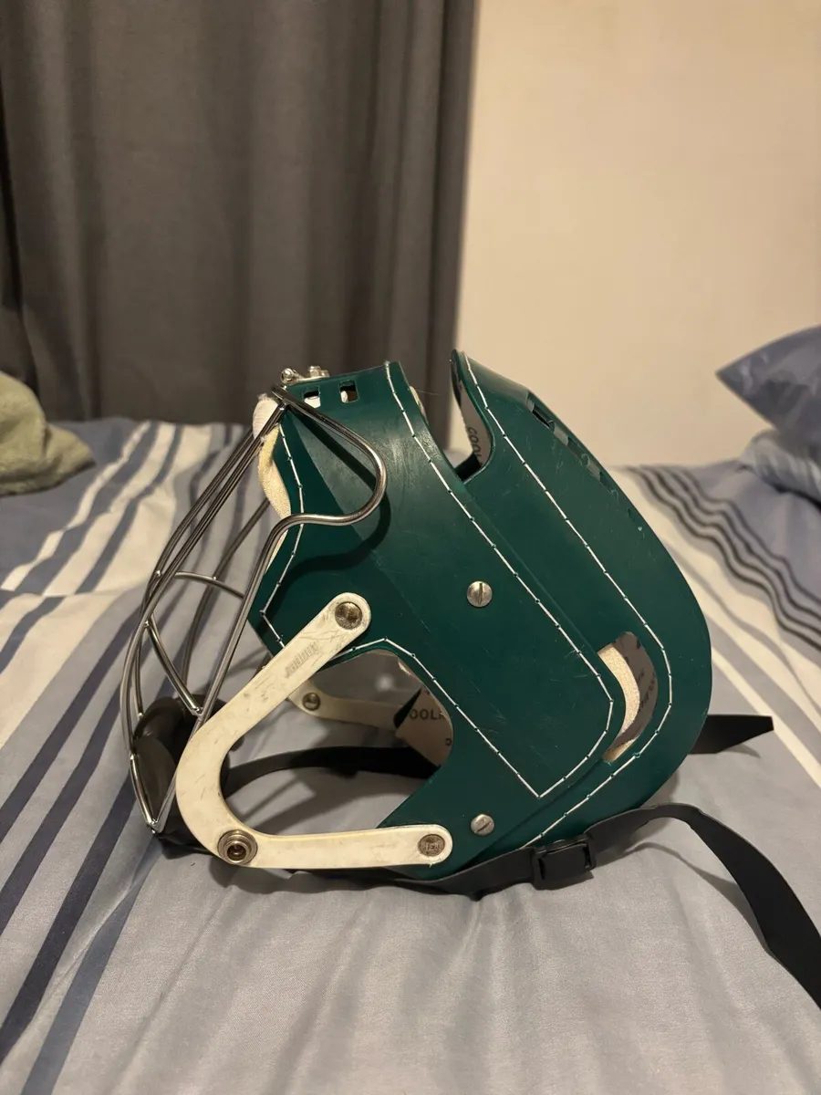 green sk100 hurling helmet - Image 3