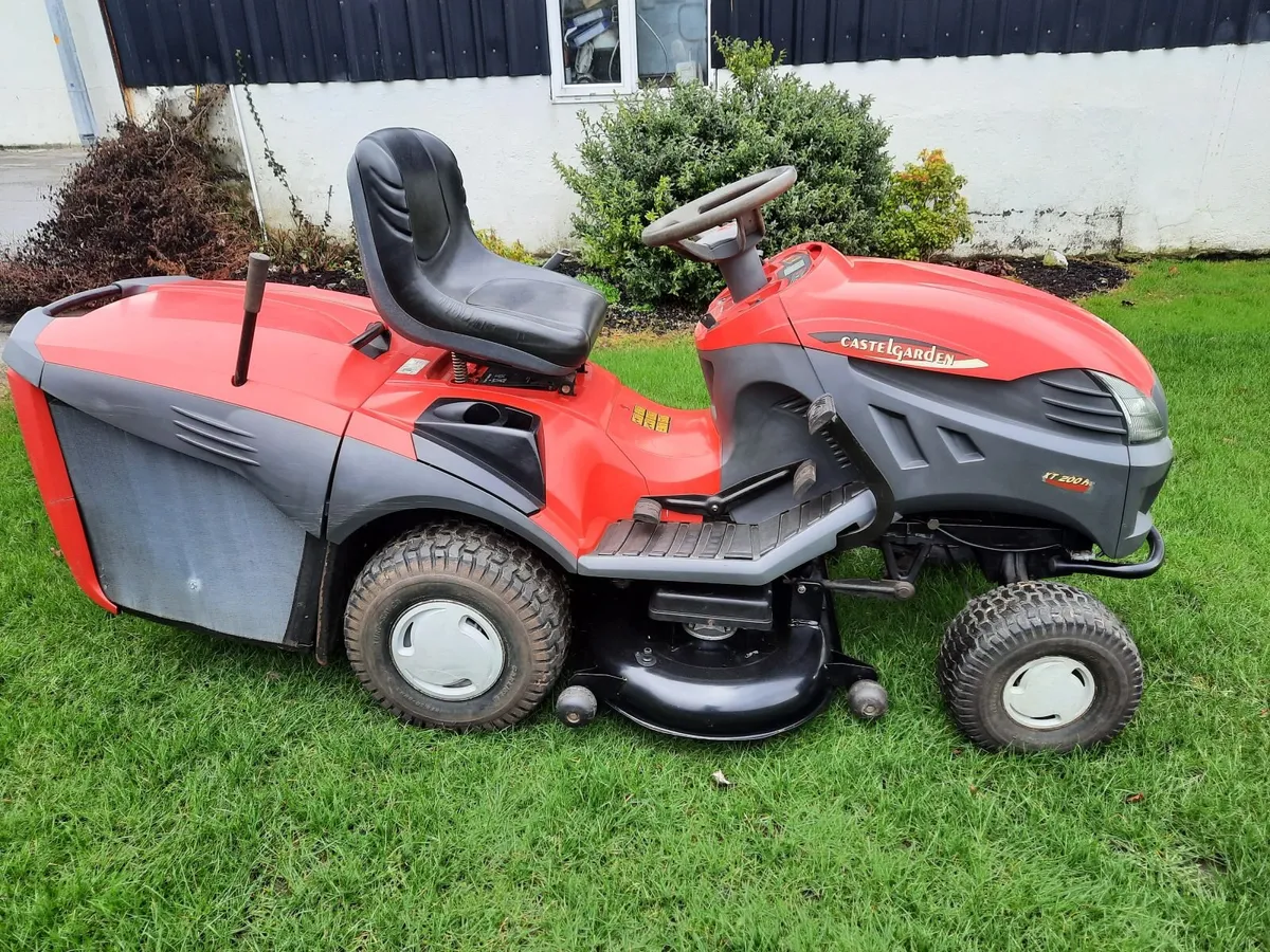 Castlegarden Ride On Lawnmower - Image 1